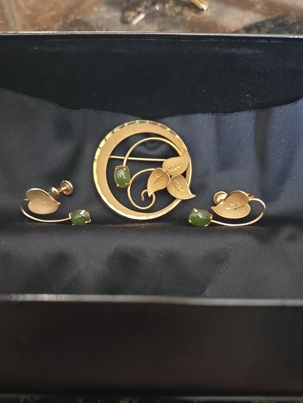 Vtg 12k Leaf Brooch and Earrings Set with Jade
